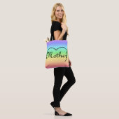 Mutterherzenregenbogen Tasche (Am Model)