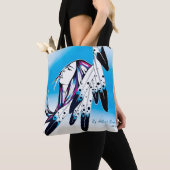 Mutterin über Adlerfedern zu Tüte Tasche (Von Nahem)