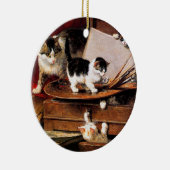 Mutterkatze und Kätzchen am Tisch Keramik Ornament (Rechts)