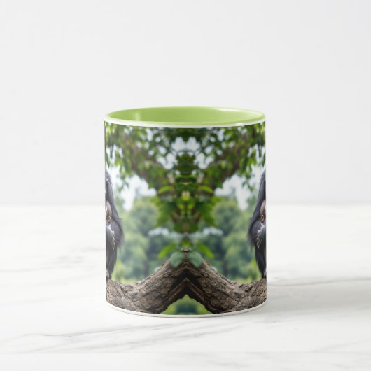 Mütterliche Zärtlichkeit einer Affenmutter. Tasse (Zentrum)