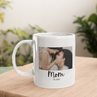 Muttermomentaufnahme Weiße Geschenke zum Muttertag Kaffeetasse