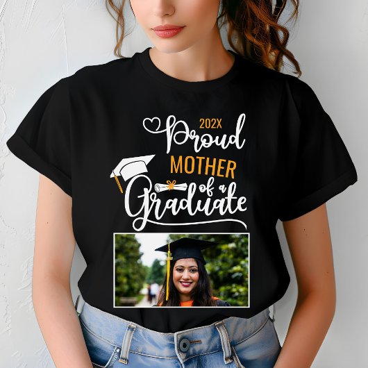 Muttersprachler eines Fotos mit Abschluss T-Shirt