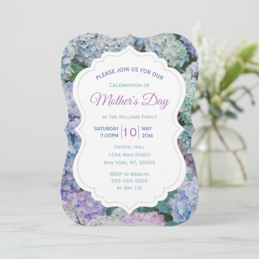 Muttertag Blumenblauer Hydrangea-Party Einladung (Stehend Vorderseite)