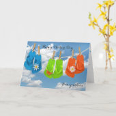 Muttertag-Flip-Flops an einer Wäscheleine Karte (Gelbe Blume)