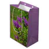 Muttertag, schöne Lilaks, Blüten Mittlere Geschenktüte (Rückseite Schrägansicht)