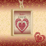 Muttertag Sweeping Red Heart Best Mama Artwork Vergoldete Kette<br><div class="desc">Ein herzliches Geschenk, das nah zu Ihrem Herzen behalten werden kann. Perfektes Accessoire, um Ihren Schmuck-Set zu passen. Passend zu Ihrem Kleid, Uhren und Kleiderschrank! Das richtige Geschenk für den Muttertag, den Valentinstag, Geburtstag, Geburtstag, Geburtstage und vieles mehr! Maßgeschneiderter, quadratischer Anhänger in der Kette, der einzigartig und spektakulär ist. Die...</div>