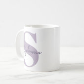 Muttertrag | Moderne violette Monogramm-Initiale M Kaffeetasse (Vorderseite Links)