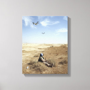 MV-22B Ospreysfliege über US-Marine-Krankenhaus Leinwanddruck