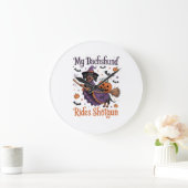 My Dachshund Rides Shotgun Große Wanduhr (Zuhause)