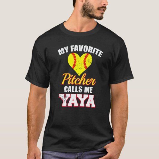 My Favorite Pitcher Calls Me Yaya Pitcher Softball T-Shirt (Vorderseite)