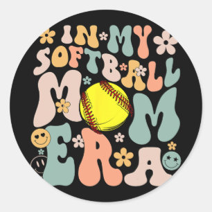 My Softball Mama Era Mama Groovy Life Game Day Vib Runder Aufkleber
