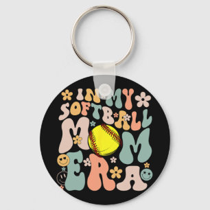 My Softball Mama Era Mama Groovy Life Game Day Vib Schlüsselanhänger