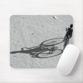 Myamar, Bagan, Junge, der auf einem riesigen Fahrr Mousepad (Mit Mouse)