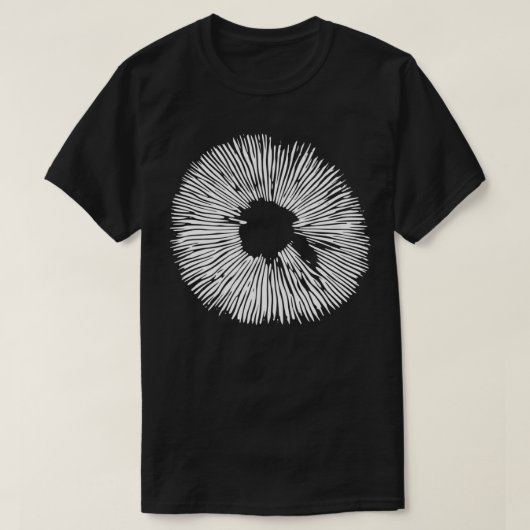 Mycology Mushroom Spore Print Stencil auf schwarz T-Shirt (Design vorne)