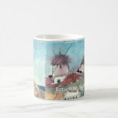 Mykonos berühmte Windmühlen auf einer Schale Kaffeetasse (Mittel)