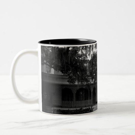Myrtles Plantation in Schwarzweiß Zweifarbige Tasse (Links)