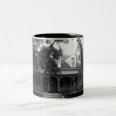 Myrtles Plantation in Schwarzweiß Zweifarbige Tasse (Mittel)