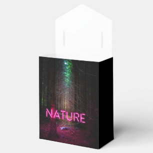 Mysteriöse Fichtenwälder Natur Neon magenta Zeiche Geschenkschachtel