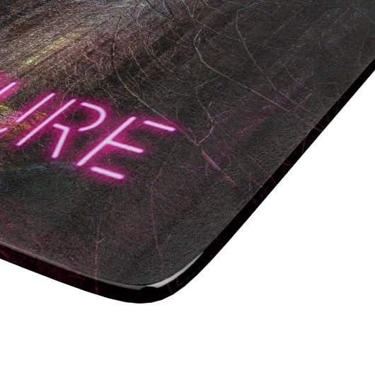 Mysteriöse Fichtenwälder Natur Neon magenta Zeiche Schneidebrett (Ecke)