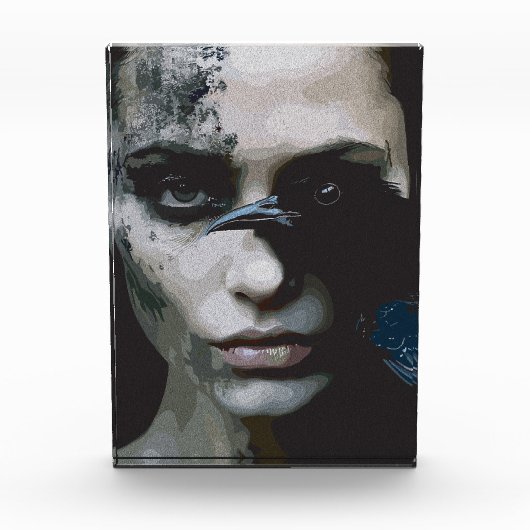 Mysteriöse Frau mit Raven Fotoblock (Vorderseite)