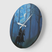 Mysteriöser Schwarzer Ritter im Mondlichtwald Große Wanduhr (Winkel)