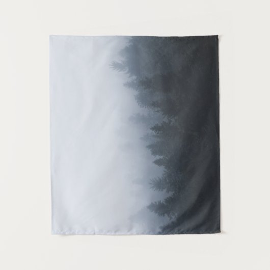 Mysteriöser Wald im Nebel Wandteppich (Vorderseite)