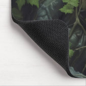 Mysteriöses Waldmädchen Mousepad (Ecke)