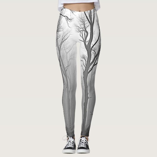 Mysterious Foggy Forest Path Leggings (Vorderseite)