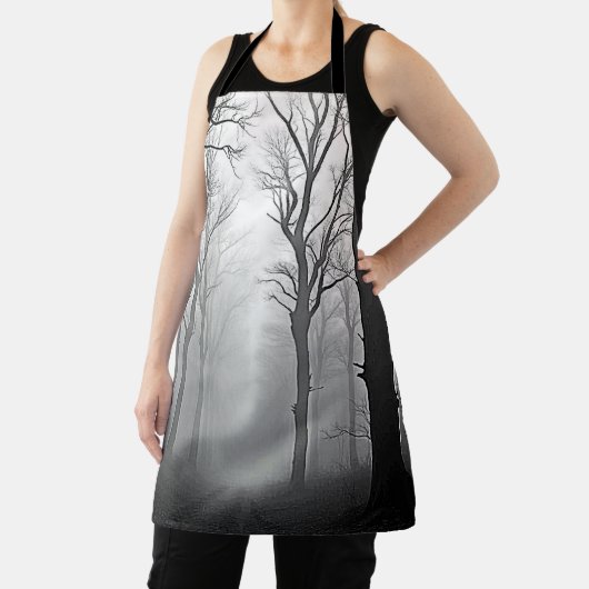 Mysterious Foggy Forest Path Schürze (InSitu)