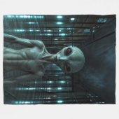 Mysterious Grey Alien Fleecedecke (Vorderseite (Horizontal))