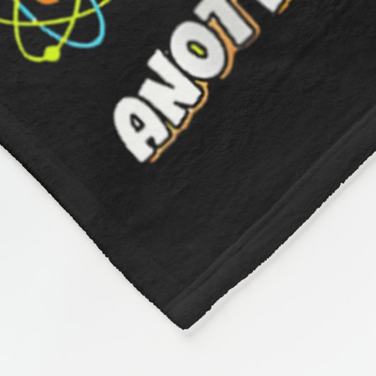 Mystery Machine of Diagnostics Labrador Week 2025 Fleecedecke (Ecke)