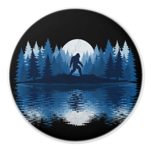 Mystic Blue Forest Bigfoot Moon Silhouette Door Keramikknauf (Vorderseite)