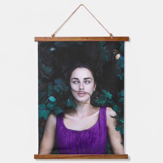 Mystic Girl Wandteppich Mit Holzrahmen (Vorderseite)