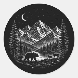 Mystic Mountain Wilderness Nacht im Linocut-Stil Runder Aufkleber