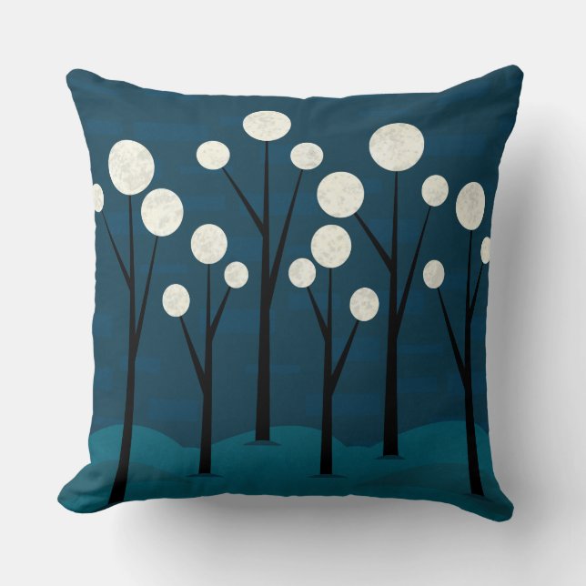 Mystical Blue Woodland Landschaft Kissen (Vorderseite)