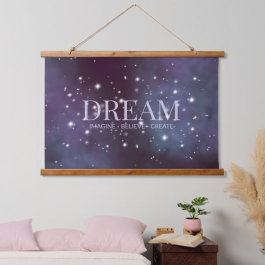 Mystical Dream Dusty Violet Wandteppich Mit Holzrahmen (Schlafzimmer)