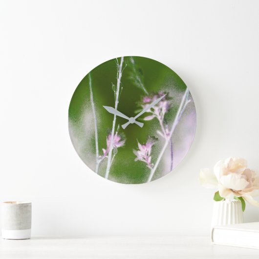 Mystical Forest Bloom – Romantic Flowers & Trees Große Wanduhr (Zuhause)