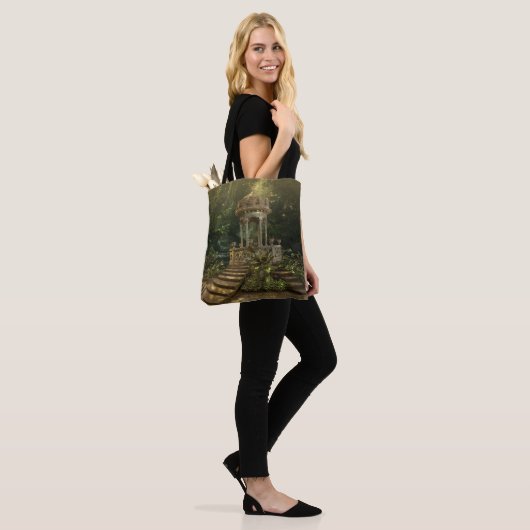 Mystical Garden Treppe Tosale Tasche (Am Model)
