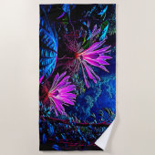 Mystical Glowing Jungle Bloom Design Strandtuch (Vorderseite)