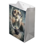 Mystical Moonlit Forest Cauldron - Hexchy Magic Ar Mittlere Geschenktüte (Rückseite Schrägansicht)