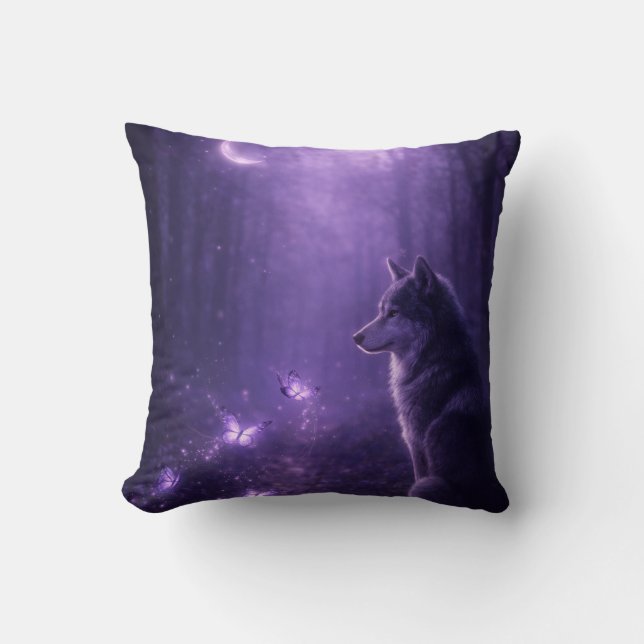 Mystical Purple Wolf Throw Pillow Kissen (Vorderseite)