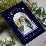 Mystical Rainbow Blue Sun Moon Star Foto Wedding Dankeskarte<br><div class="desc">Mystical Chic Rainbow Dark Navy Blue Sun Moon Stars Celestial Astronomy Space Foto Wedding Dankeschön Karten zeigt die Sonne, Mond und Sterne in einem regenbogenfarbenen Rahmen umgeben Ihr Lieblingsbild auf einem dunkelmarineblau blauen Hintergrund. Auf der Rückseite fügen Sie Ihre benutzerdefinierte Dankeschön-Nachricht und ein zusätzliches Bild. Personalisieren Sie diese, indem Sie...</div>