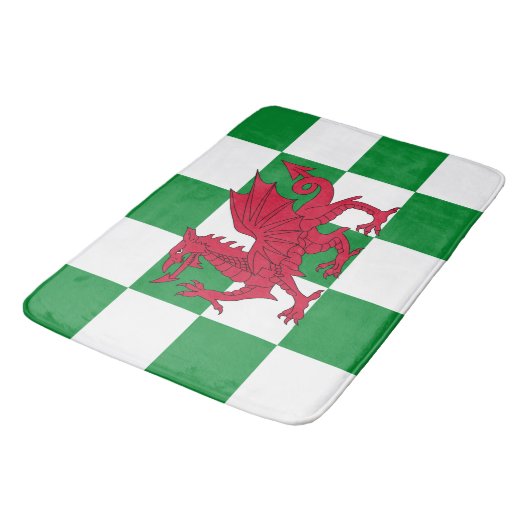 Mystical Red Celtic Dragon Flag Wales Badematte (Schrägansicht)