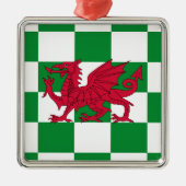 Mystical Red Celtic Dragon Flag Wales Ornament Aus Metall (Vorne)