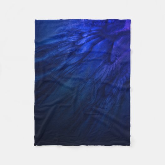 Mystical Wings with Deep Blue Feathers Fleecedecke (Vorderseite)