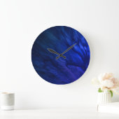 Mystical Wings with Deep Blue Feathers Große Wanduhr (Zuhause)