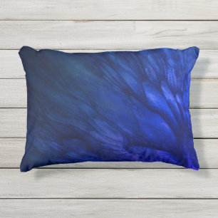 Mystical Wings with Deep Blue Feathers Kissen Für Draußen