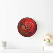 Mystique Dark Botanical Red Orange Rose Clock Runde Wanduhr (Zuhause)