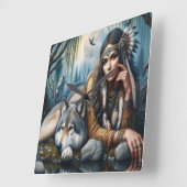 Mystische amerikanische Ureinwohner mit Wölfen Quadratische Wanduhr (Winkel)