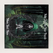 Mystische grüne Figur in launenhaftem Holz Puzzle (Horizontal)